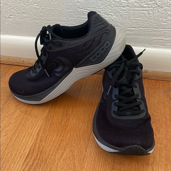 Men's Black Topo Athletic UltraFly 5 Sneakers - Picture 6 of 6